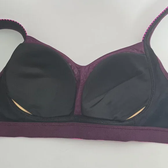 2 Lululemon Womens High Impact Sport Bras Lot 34C Wireless Athletic 106259